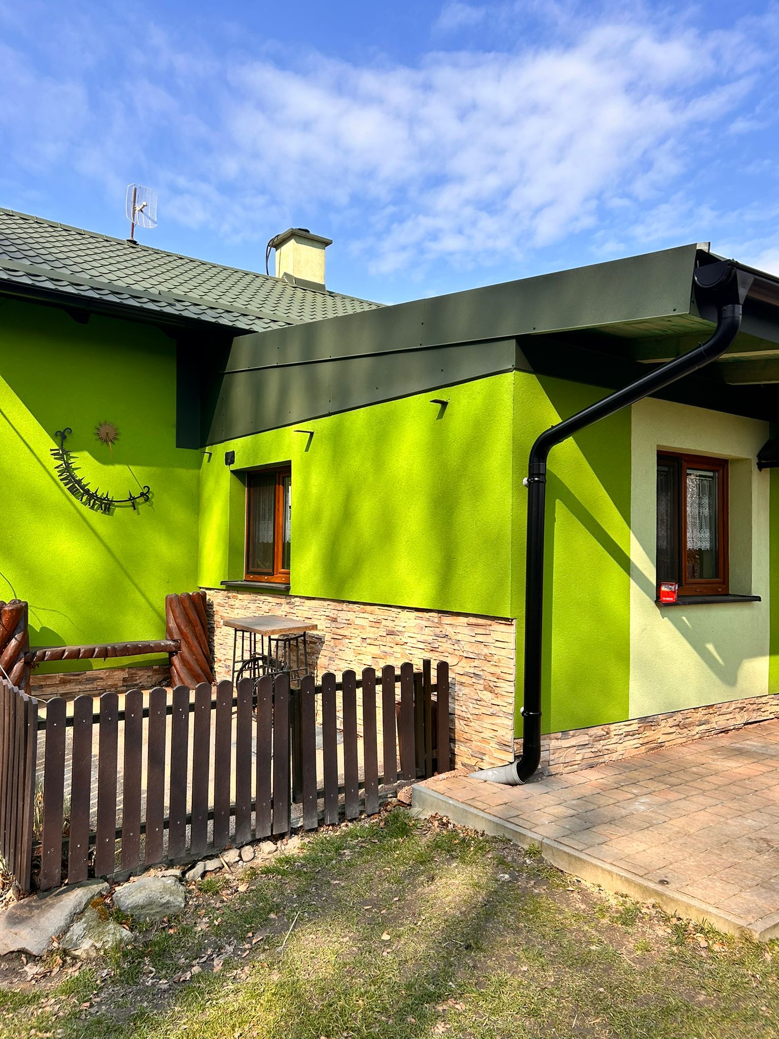 5752f3fa-2aa9-465a-9b13-c8b76b83da24 5752f3fa-2aa9-465a-9b13-c8b76b83da24